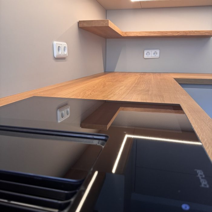 2 flächenbündig integriertes Kochfeld