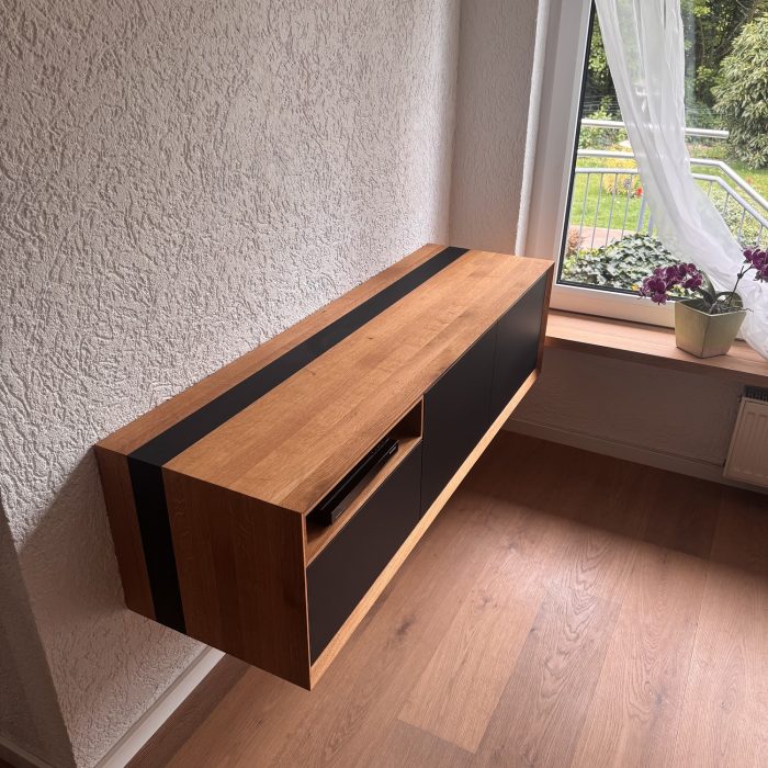 2 umlaufender Streifen in Optik der Fronten