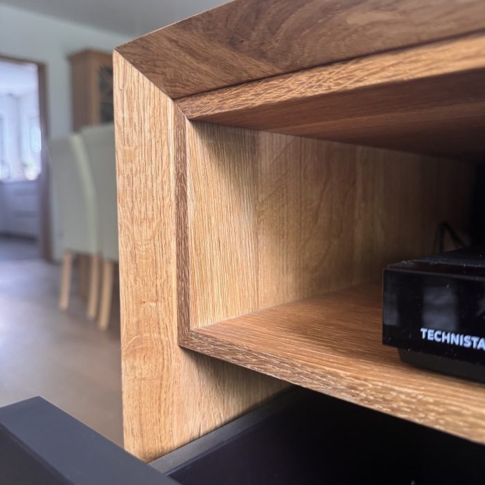 4 Aussparung für Receiverabgeschrägte (Hersteller unkenntlich!)