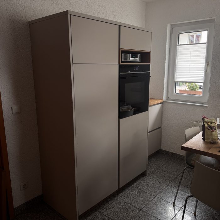 8 Backofen auf Arbeitshöhe (Boden ändern!)